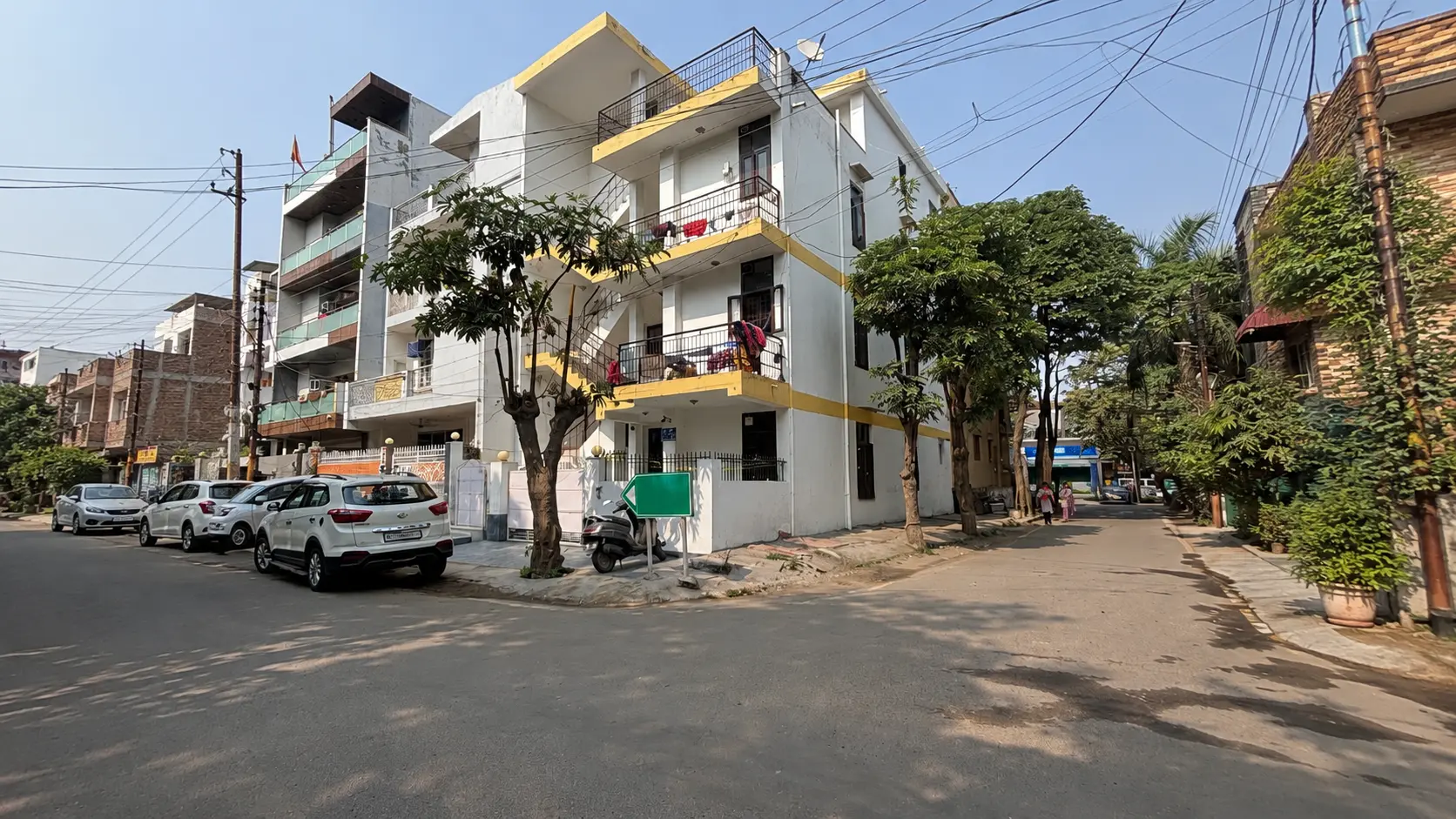 112.5 Sq.M corner kothi for sale on 12x9 meter road in Sector 47 Noida