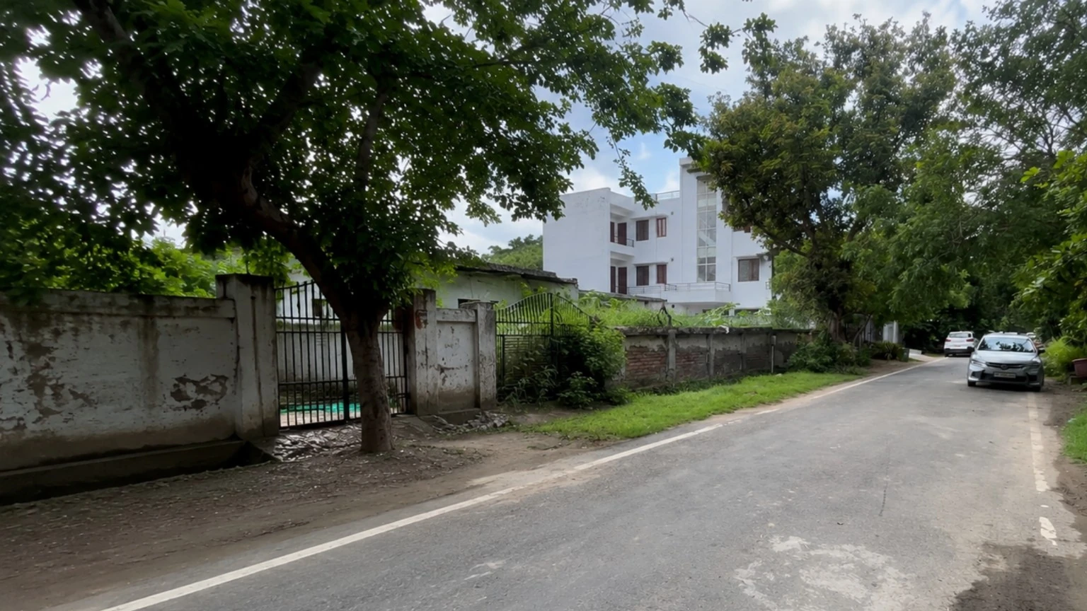 15 meter road facing residential land in Sector 93B Noida