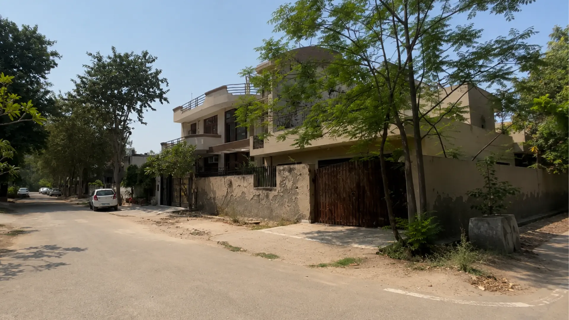 Park facing residential land in Sector 92 Noida