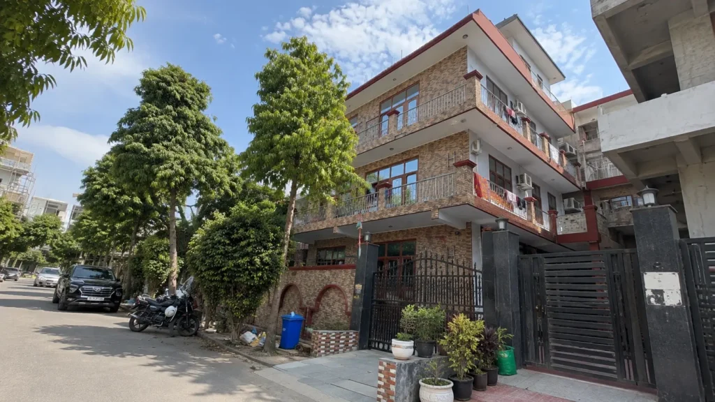 12 by 25 meter layout for 300 Sq.M kothi on 12 meter road in Sector 108 Noida